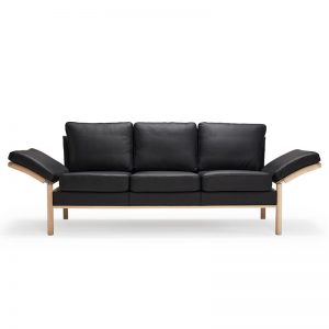Kragelund Aya K 129 3 pers. sofa m/vippearm – stof/læder