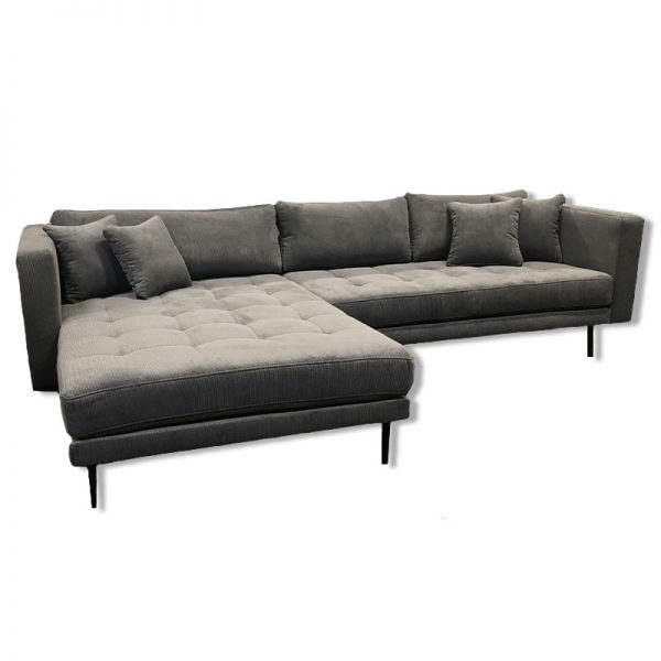 Cali sofa i grå fløjl med bred chaiselong
