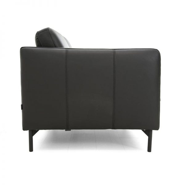 Nordic 2 personers sofa i sort læder fra siden